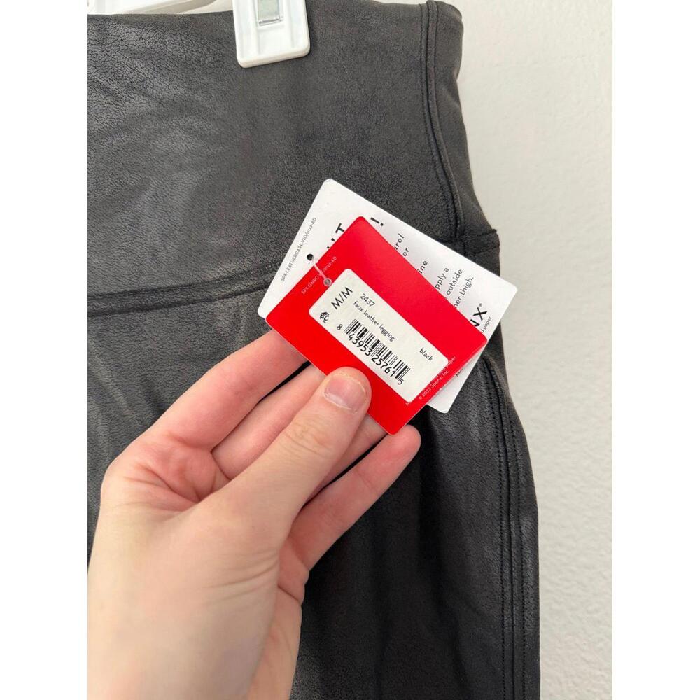 Spanx faux leather leggings size medium NWT - Picture 3 of 4